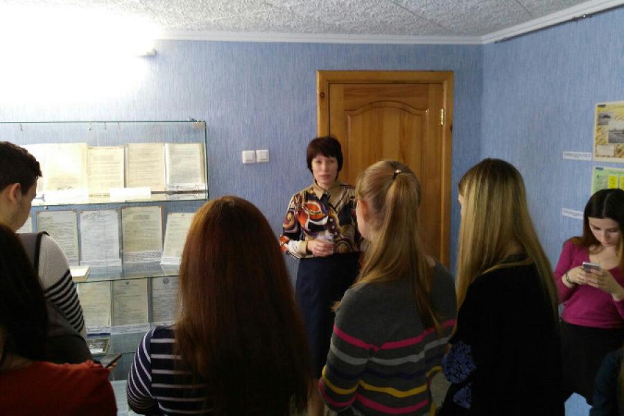 Будущие управленцы посетили Государственный архив Алтайского края