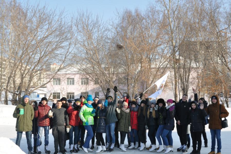 Танцы на льду и снежные эстафеты: ко Дню рождения филиала студенты устроили «Зимние забавы»
