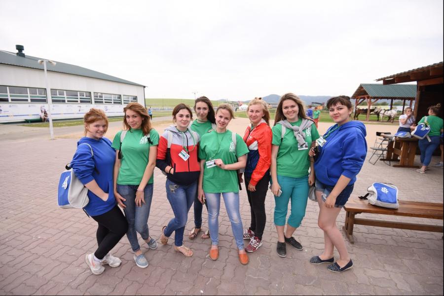 Студентки Академии побывали на международном  форуме «Алтай. Точки Роста – 2017»