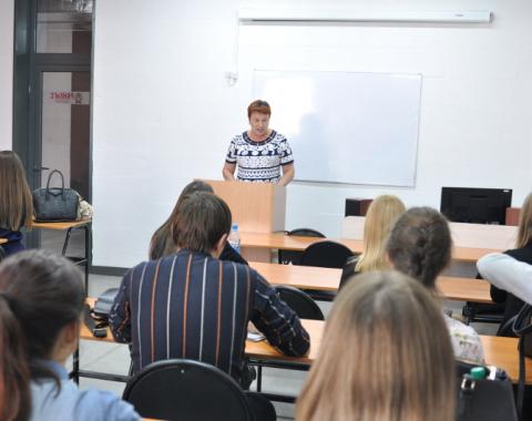 Сотрудник ИФНС по Алтайскому краю провела семинар для студентов Академии