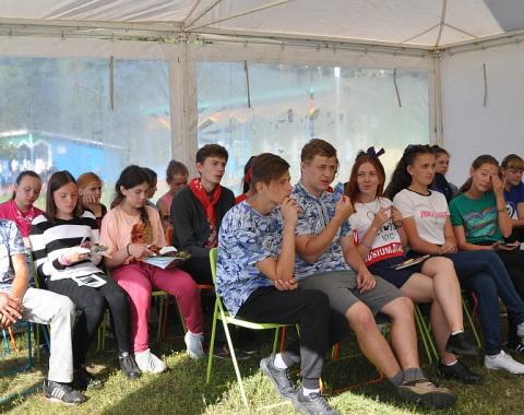 Преподаватели и студенты Академии провели мастер-классы в Международной летней детской деревне «Алтай-2018»