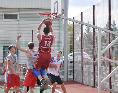 Баскетболисты Академии выиграли товарищеский матч со студентами педагогического университета