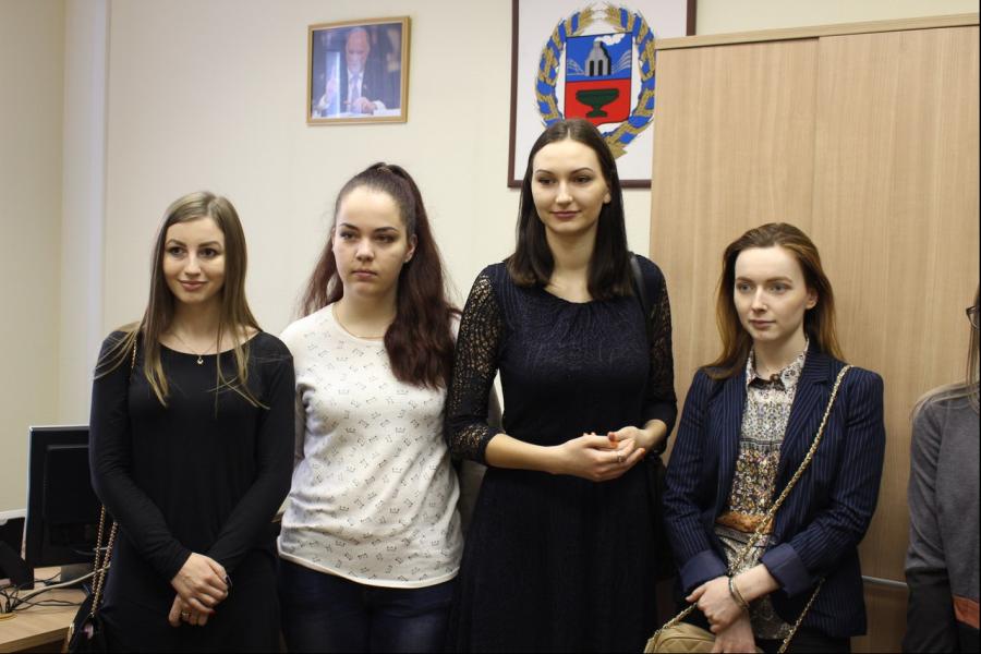 Студенты Алтайского филиала РАНХиГС приняли участие в региональном молодёжном квесте «За рамки политики города Б»
