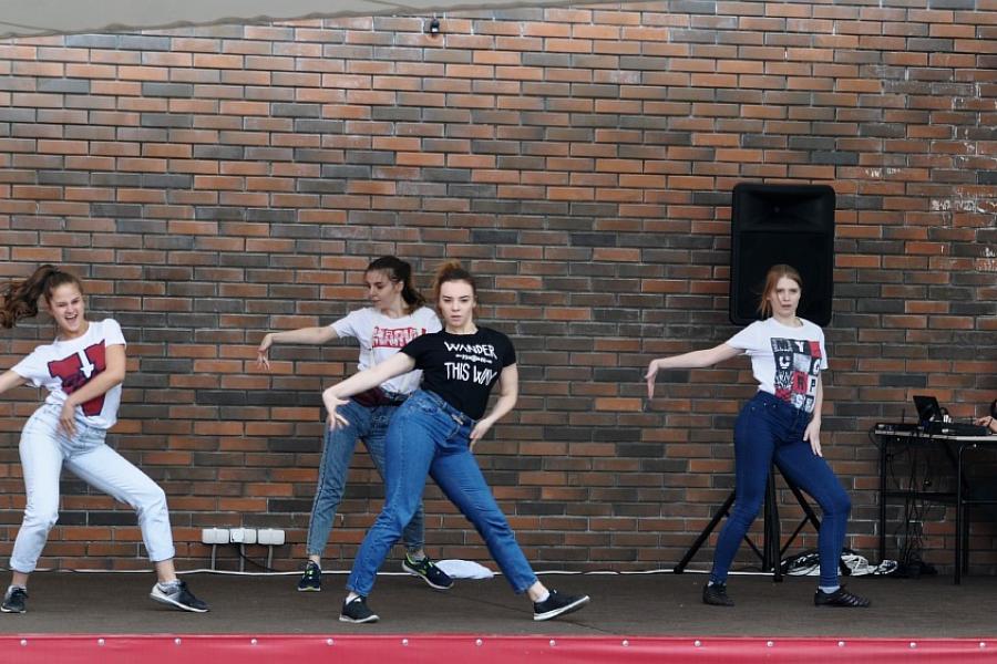 В Алтайском филиале Президентской академии прошёл танцевальный баттл