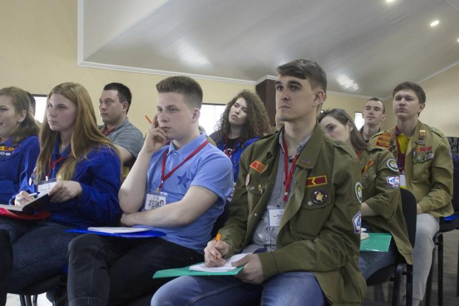 Руководители Штаба студенческих отрядов Алтайского филиала Президентской академии прошли обучение на выездной школе