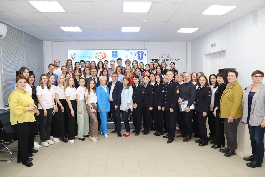 Студенты юридического факультета приняли участие Алтайской Школе молодого правозащитника