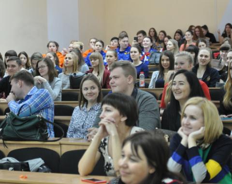 «Весеннее настроение»: в Академии поздравили прекрасных дам