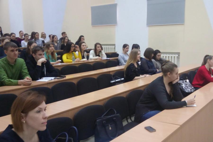 «Особенности государственной службы в ГИБДД»: в Академии состоялось заседание кружка по административному и финансовому праву