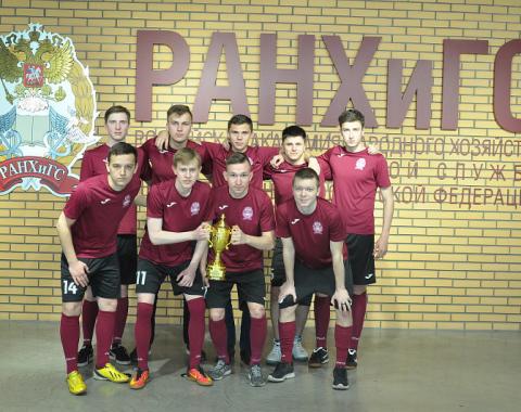 Футболисты Академии получили Кубок чемпионов «Студенческой Футбольной Лиги»!