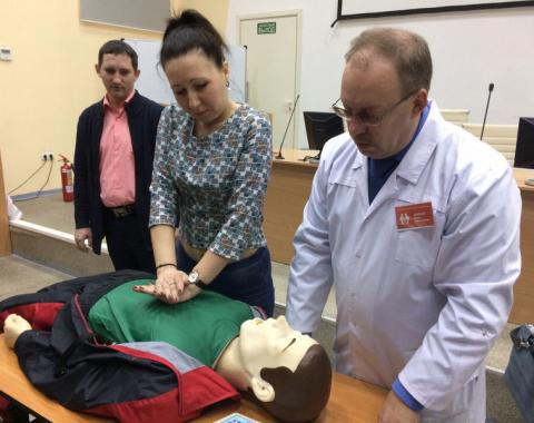 Преподавателей и сотрудников Академии обучили первой помощи