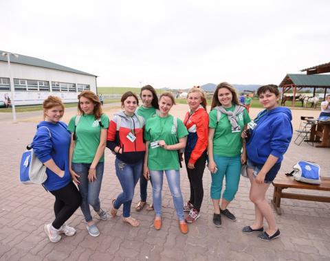 Студентки Академии побывали на международном  форуме «Алтай. Точки Роста – 2017»