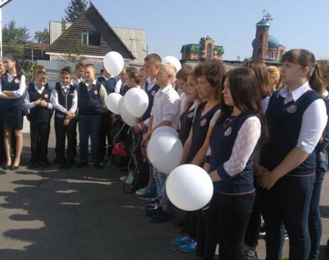Студенты Академии вновь провели акцию памяти в барнаульской школе