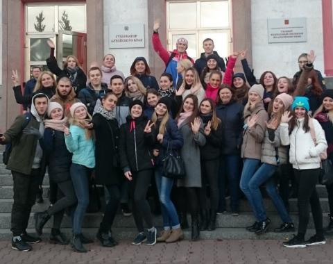 Студенты Академии сыграли в управленческий квест на улицах города