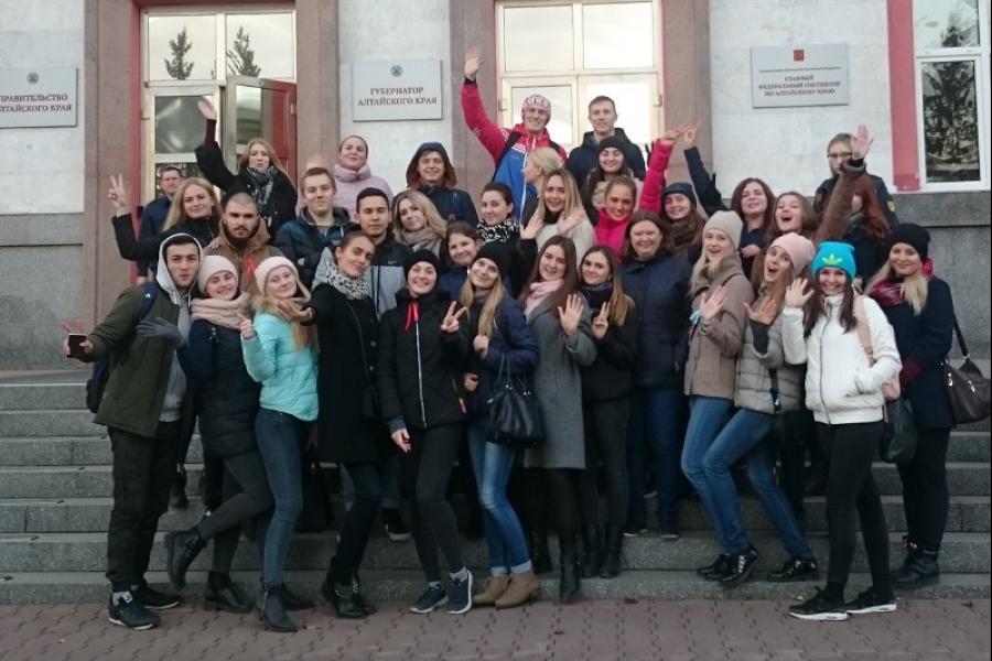 Студенты Академии сыграли в управленческий квест на улицах города