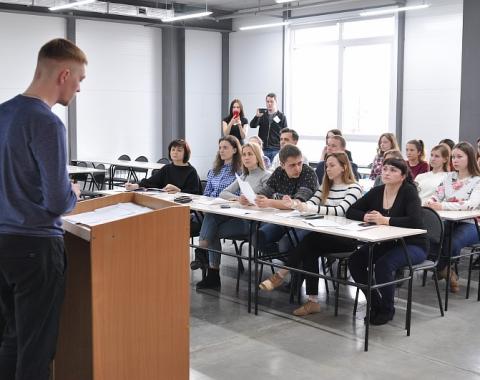 В рамках занятия студенты Академии организовали настоящую пресс-конференцию