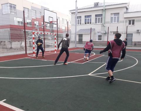 Футболисты Академии сыграли товарищеский матч с командой «Вектор»