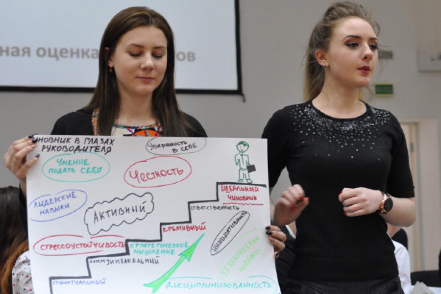 «Бюрократ+»: студенты Алтайского филиала РАНХиГС сыграли в идеальных чиновников