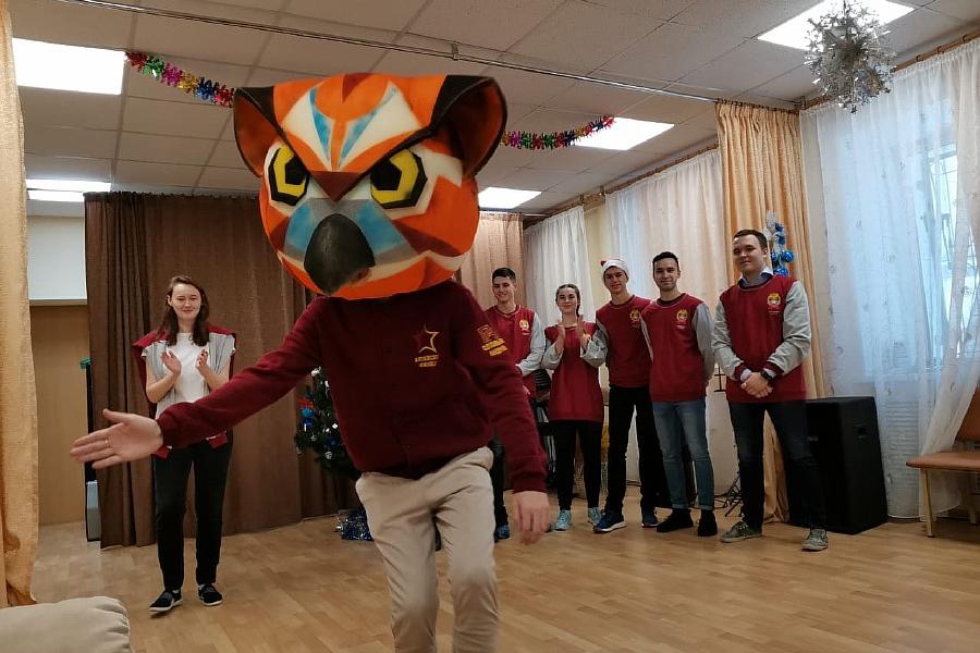 Студенты Академии сделали подарки для воспитанников детского дома