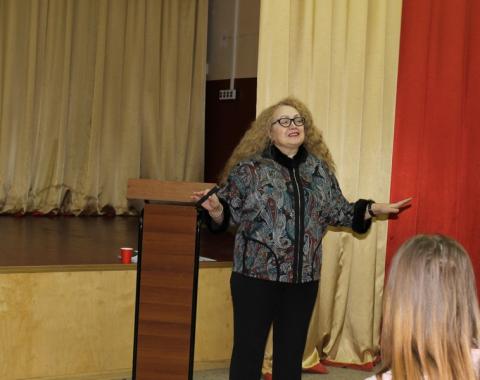 «Имидж современного учителя»: преподаватель Академии выступила на городском семинаре-совещании