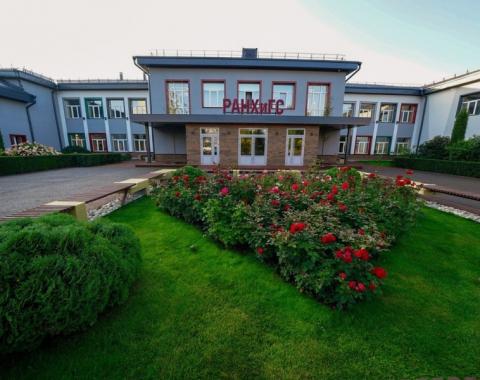 В Алтайском филиале РАНХиГС продолжается прием документов на бесплатное обучение детей медицинских работников ковидных госпиталей