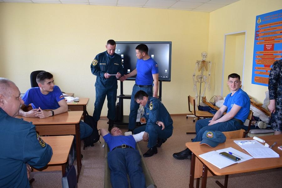 Первокурсники узнали, как психологически готовят специалистов МЧС