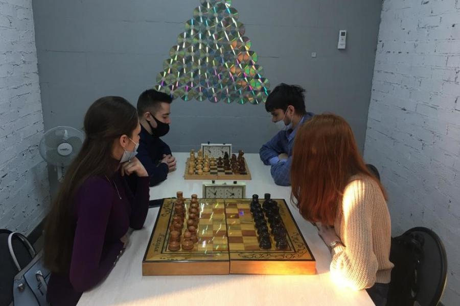 От шахмат к профессии: в Алтайском филиале РАНХиГС состоялось соревнование среди студентов по быстрым шахматам