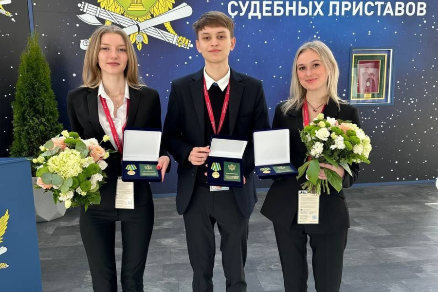 Студентка Алтайского филиала РАНХиГС получила медаль Минюста России «За отличие в учебе»