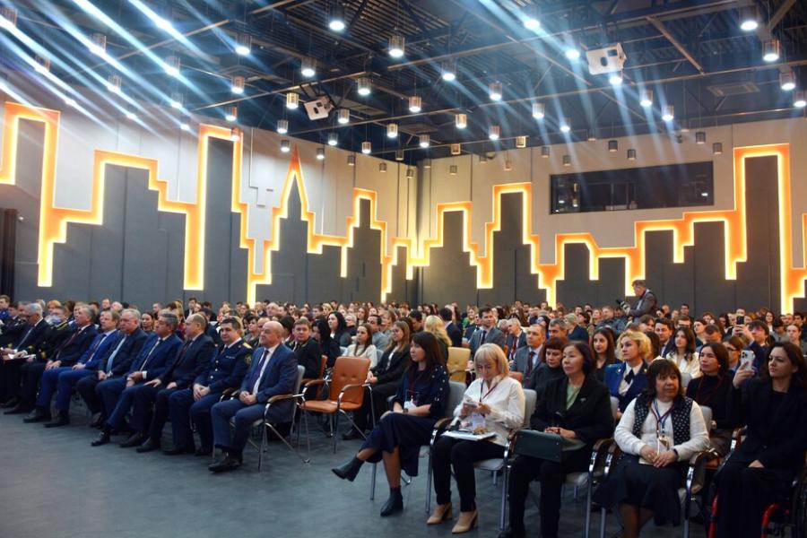 В Барнауле прошла Всероссийская конференция, посвященная 30-летию Конституции РФ