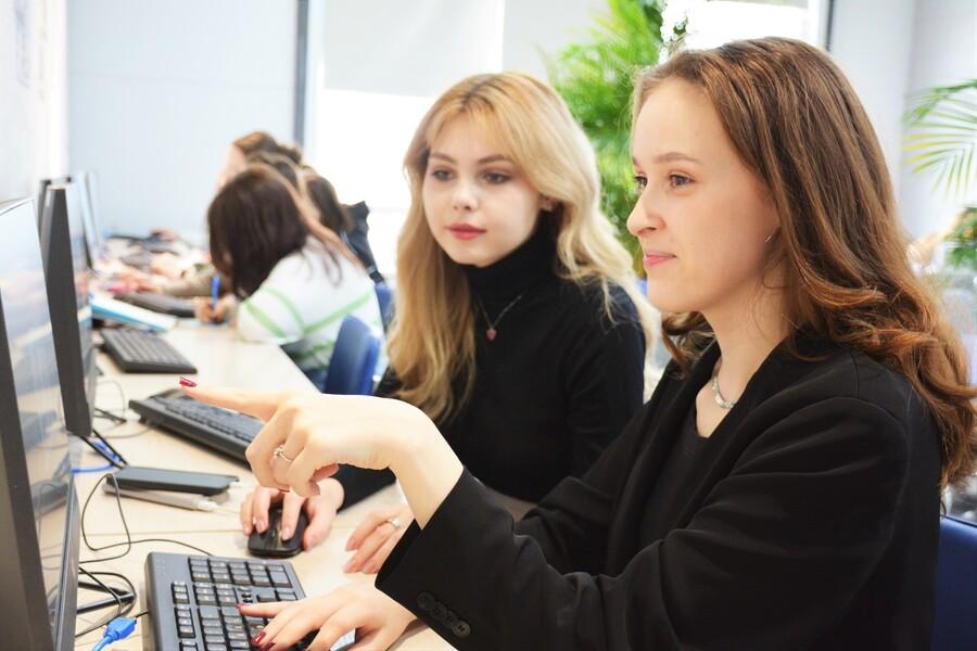 К 2030 году в России подготовят более 1 млн специалистов по IT