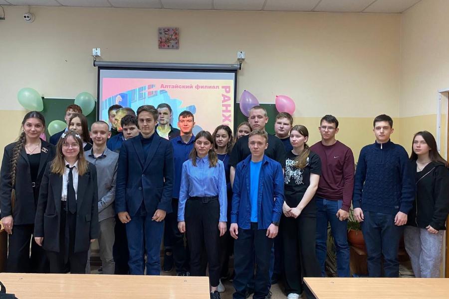 «Твой Ход» раскрывает возможности студенчества на Всемирном фестивале молодёжи 2024