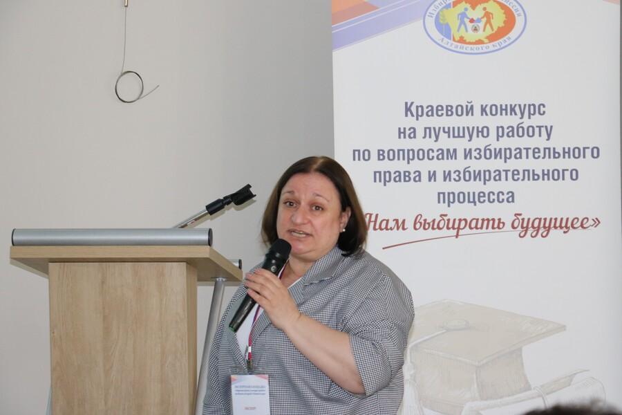 Преподаватели Академии делятся опытом правового просвещения молодежи