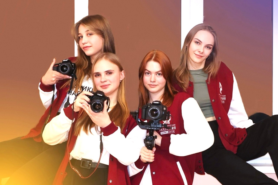С Днем PR-специалиста!
