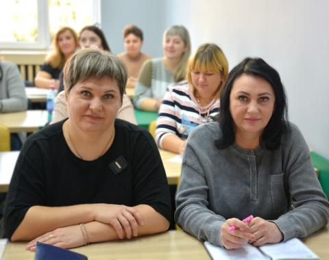 Муниципальные служащие повышают свои знания в сфере опеки и попечительства