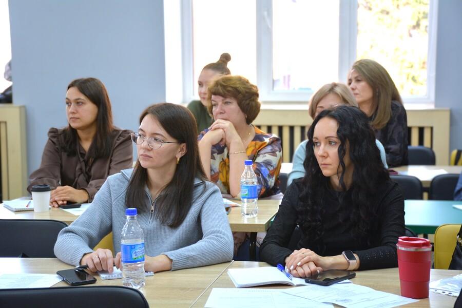 Государственные гражданские служащие повышают свои знания в сфере бюджетного учета