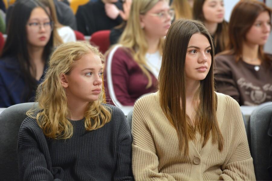 В Академии написали Всероссийский гражданско-патриотический диктант