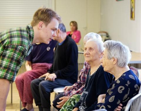 С теплом и добром от студентов Академии к старшему поколению