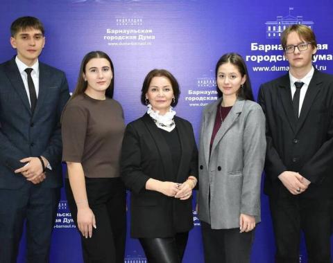 Будущие юристы представили Академию на городском конкурсе