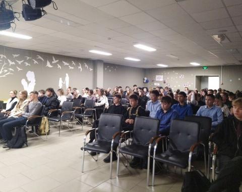 Интерактивные встречи: студенты Академии вдохновляют школьников