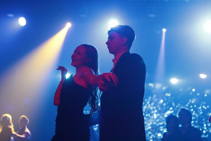 Новогодний бал в Академии: вечер волшебства и танцев