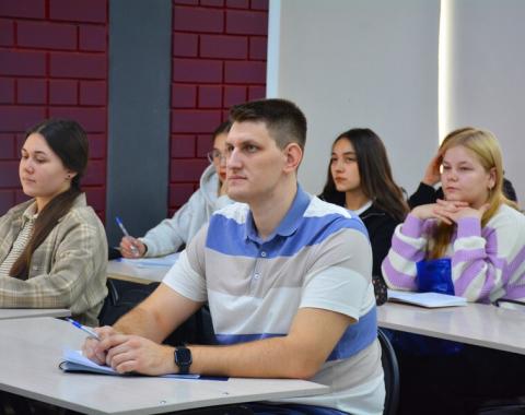 Помним и чтим: к годовщине снятия блокады Ленинграда