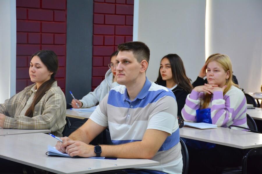 Помним и чтим: к годовщине снятия блокады Ленинграда