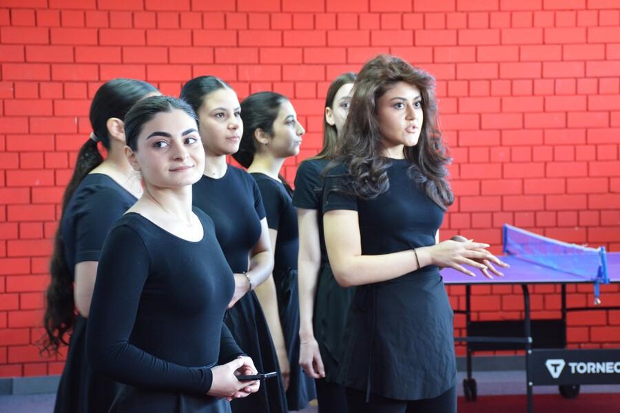 В Академии прошел мастер-класс по армянским народным танцам