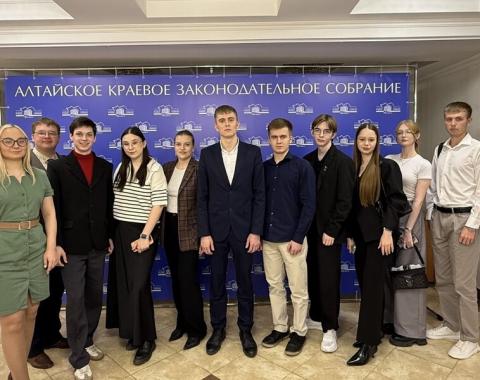 Студенты Академии в «Школе молодого парламентария»