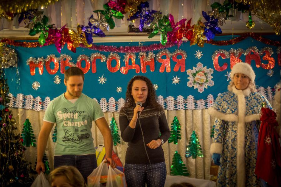 Дед Мороз своими руками: студенты Академии поздравили с Новым годом воспитанников детского дома и коррекционной школы